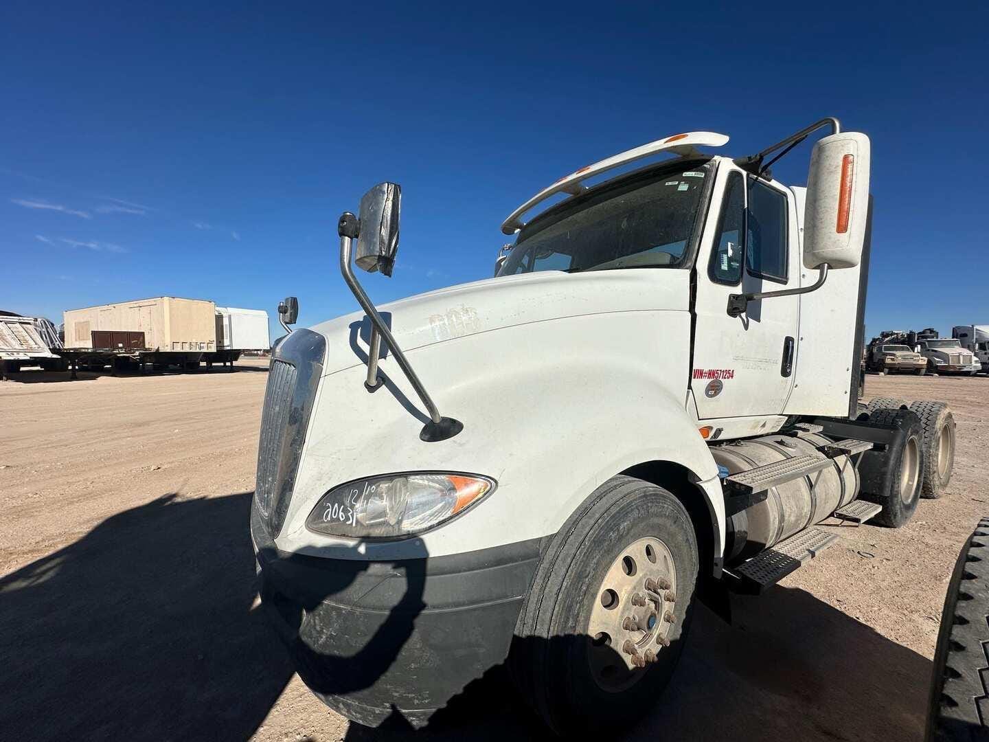 2016 International ProStar Equipment Image0