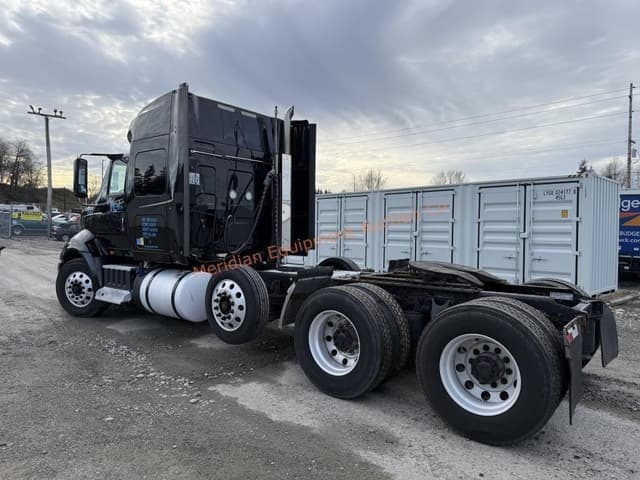 Image of International ProStar+ 113 equipment image 1