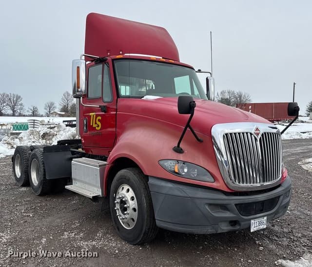 Image of International ProStar+ 122 equipment image 2