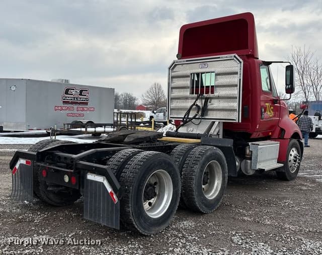 Image of International ProStar+ 122 equipment image 4