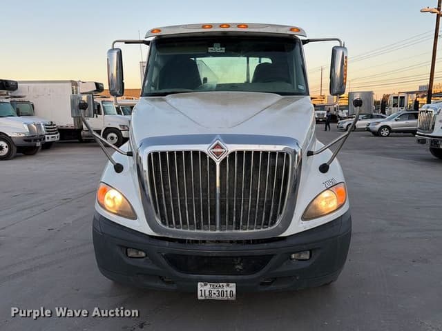 Image of International ProStar Plus 122 equipment image 1