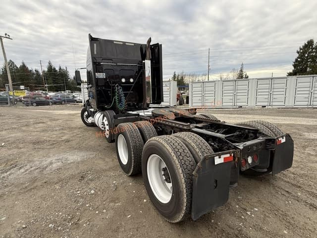 Image of International ProStar+ 113 equipment image 3