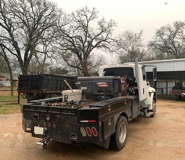 Image of International 4300 SBA equipment image 3