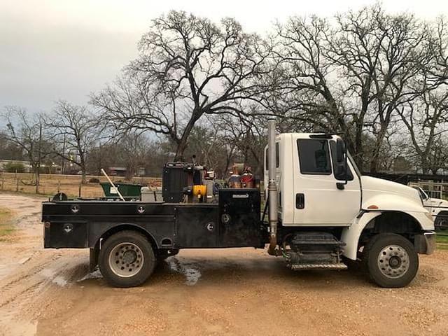 Image of International 4300 SBA equipment image 4
