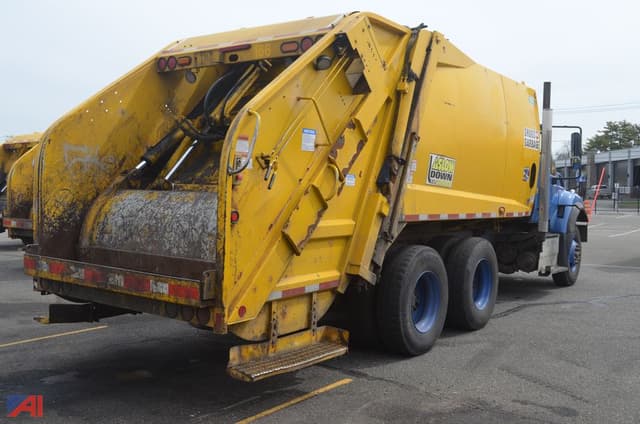 Image of International Workstar 7500 equipment image 2