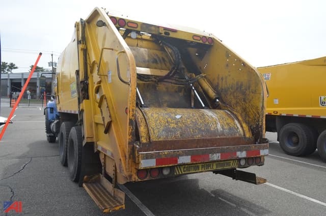 Image of International Workstar 7500 equipment image 1