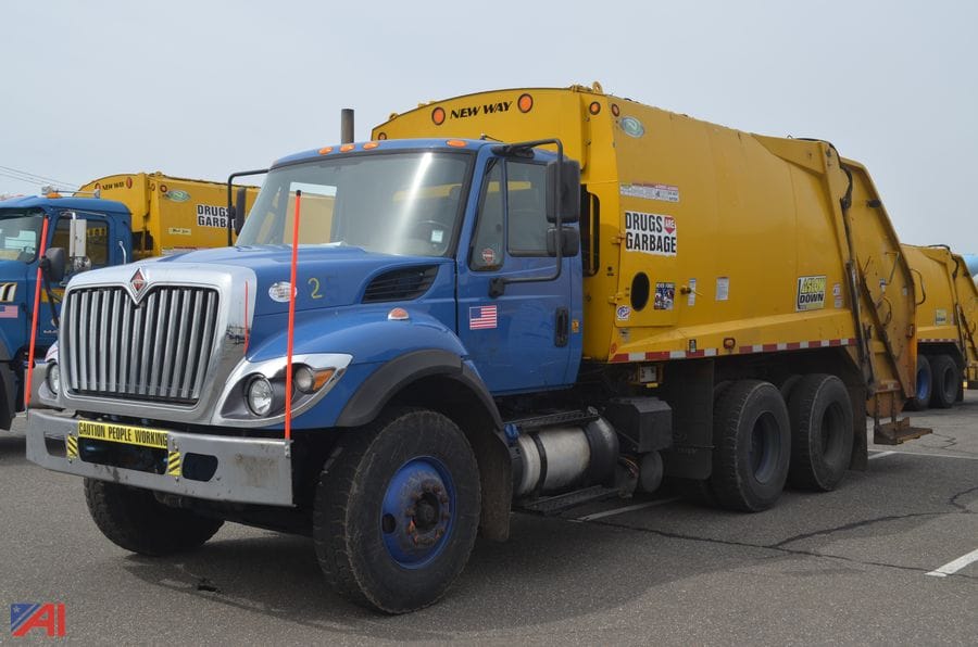 2017 International Workstar 7500 Equipment Image0