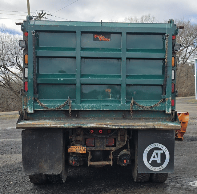 Image of International WorkStar 7600 equipment image 3