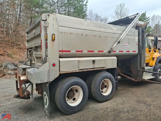Image of International WorkStar 7600 equipment image 4
