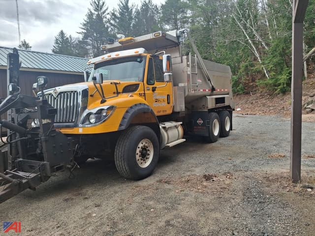 Image of International WorkStar 7600 equipment image 1