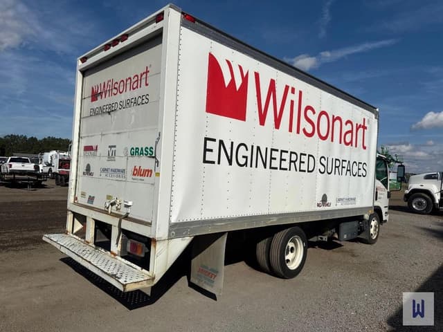 Image of Isuzu NPR equipment image 3