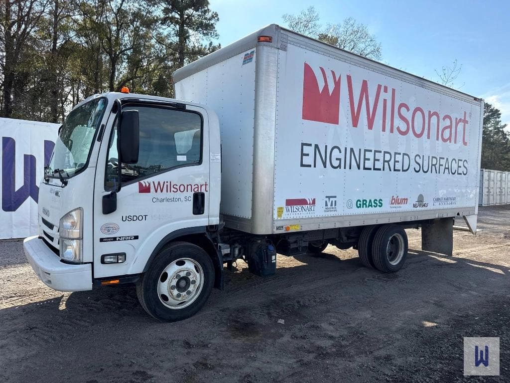 Image of Isuzu NPR Primary image