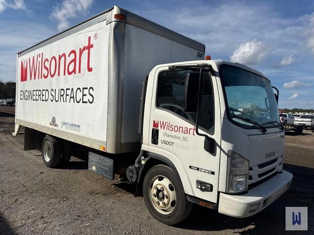 Image of Isuzu NPR equipment image 2