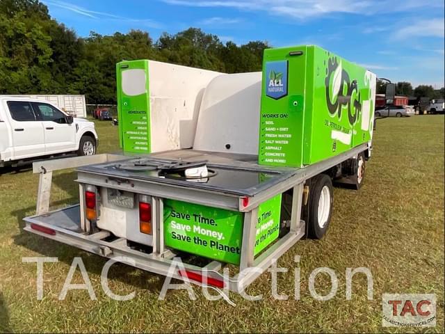 Image of Isuzu NPR equipment image 4