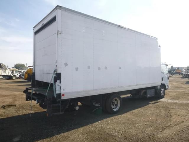 Image of Isuzu NQR equipment image 2