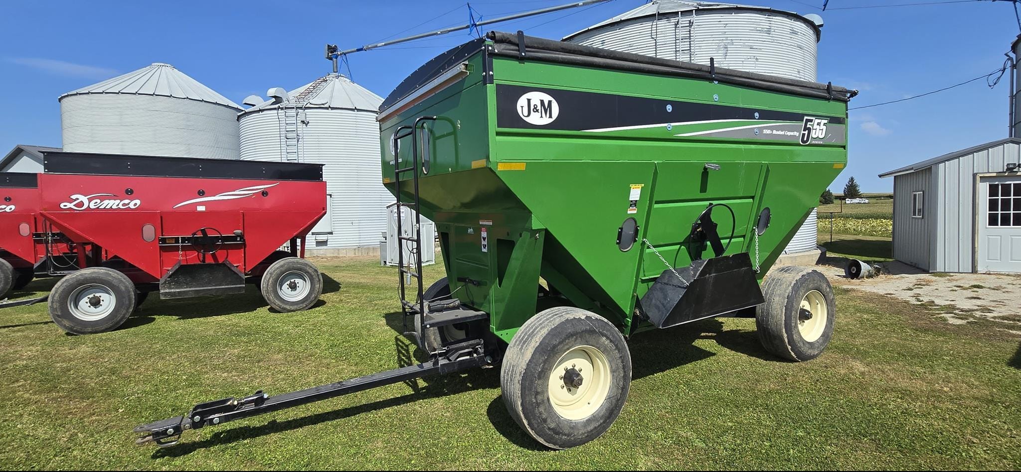 2017 J&M 555 Equipment Image0