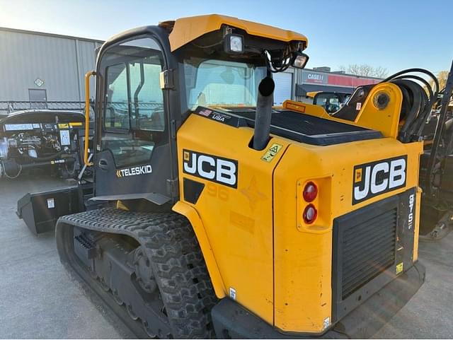 Image of JCB 3TS-8T equipment image 4