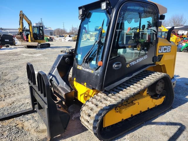 Image of JCB 3TS-8T equipment image 1