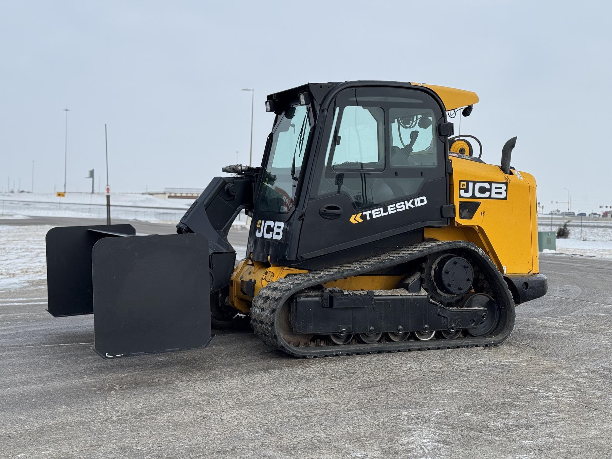 2017 JCB 3TS-8T Equipment Image0