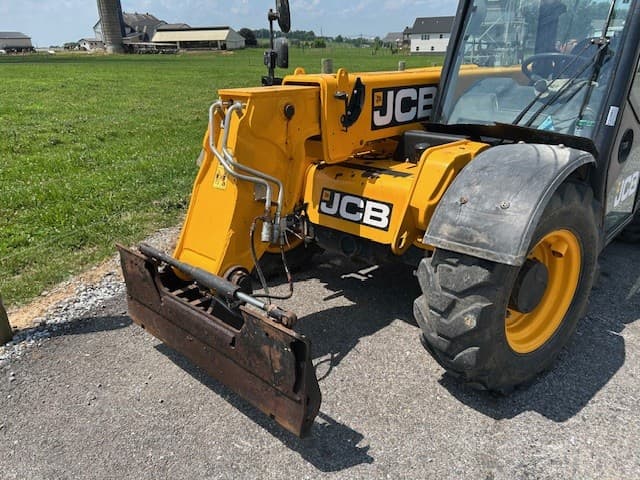 Image of JCB 525-60 Agri Plus equipment image 3