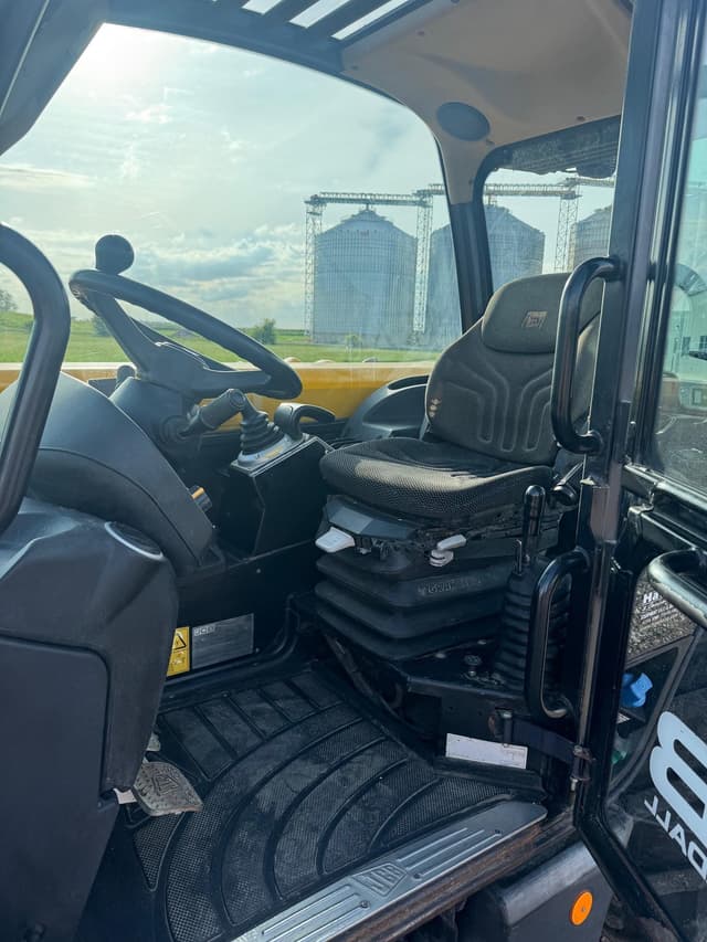 Image of JCB 536-60 Agri Plus equipment image 4