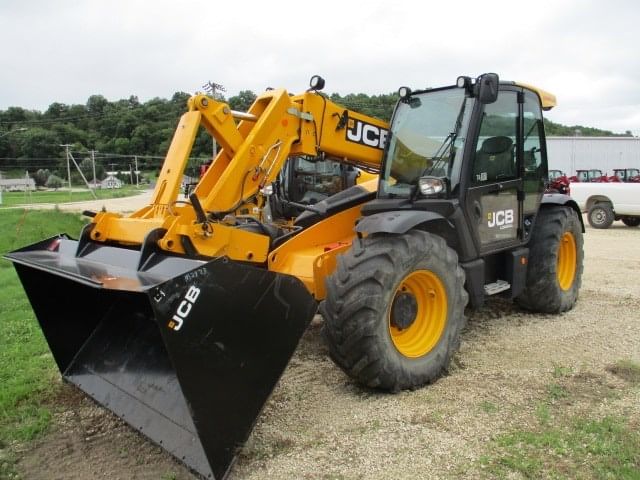 2017 JCB 541-70 Agri Plus Equipment Image0