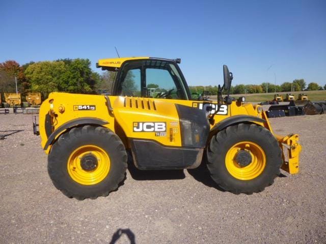 2017 JCB 541-70 Agri Plus Equipment Image0