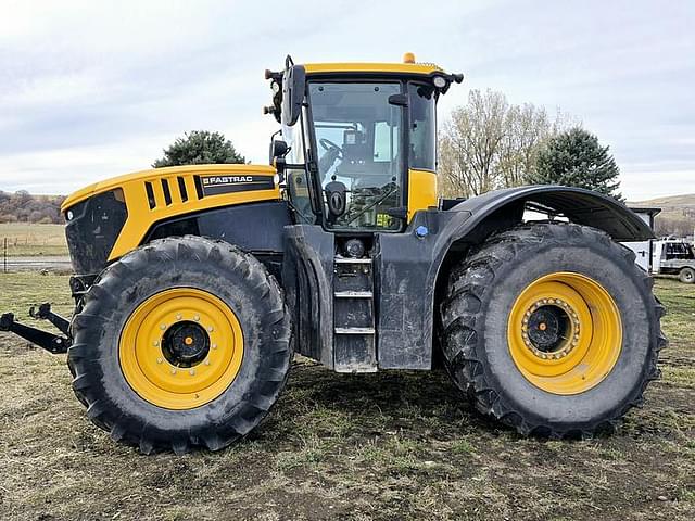 Image of JCB Fastrac 8330 equipment image 1