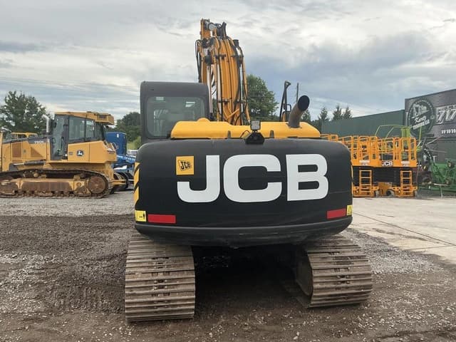 Image of JCB JS131LC equipment image 2