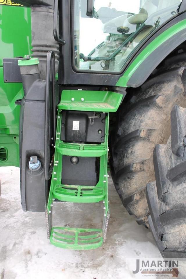 Image of John Deere 7230R equipment image 4