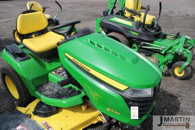 Image of John Deere X570 equipment image 4