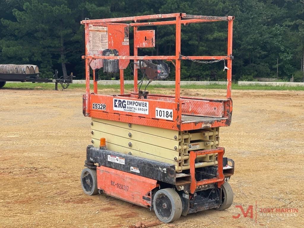 2017 JLG 1932R  Equipment Image0