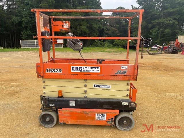 Image of JLG 1932R  equipment image 1