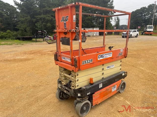 Image of JLG 1932R  equipment image 2