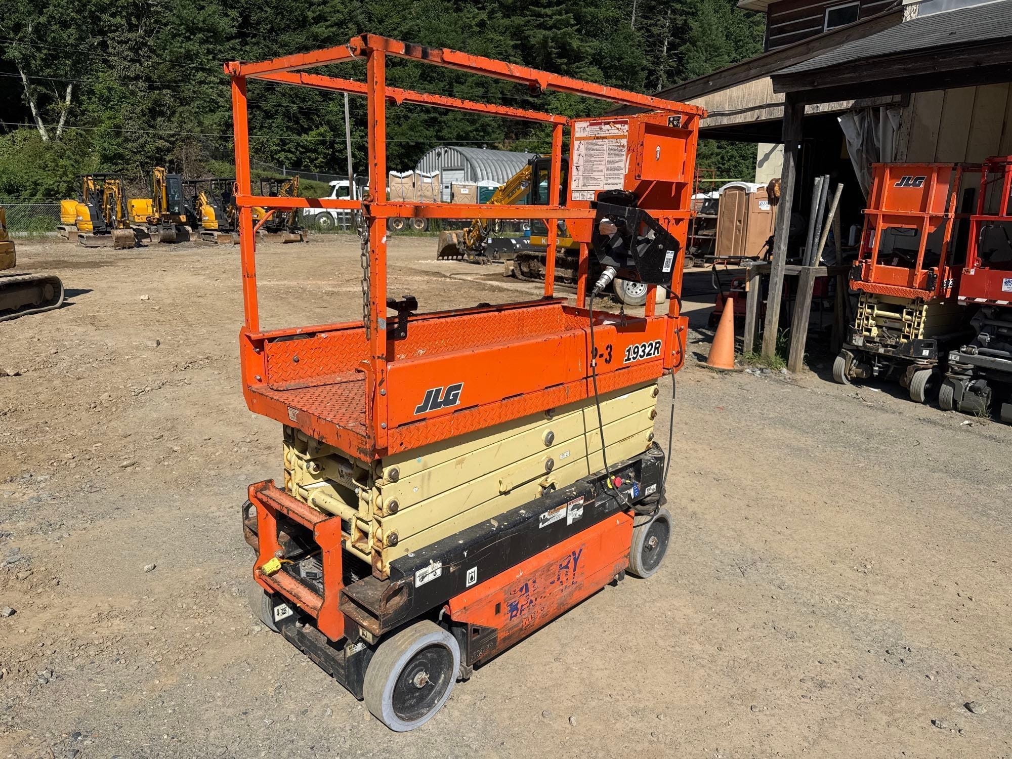 2017 JLG 1932R  Equipment Image0