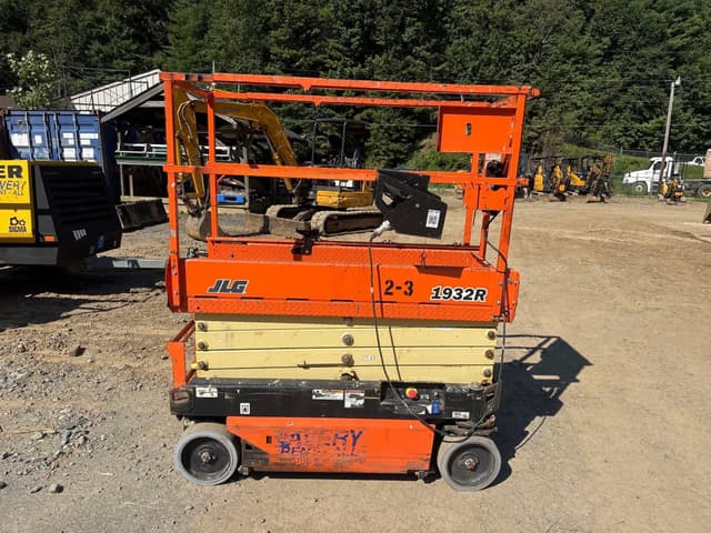 Image of JLG 1932R  equipment image 1
