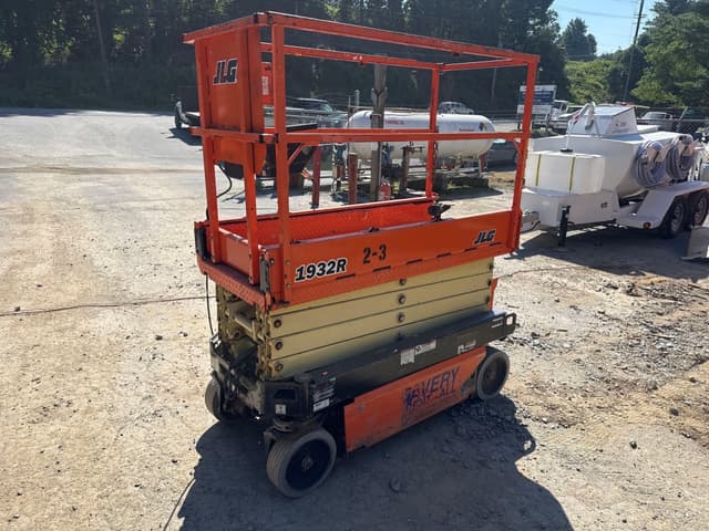 Image of JLG 1932R  equipment image 4