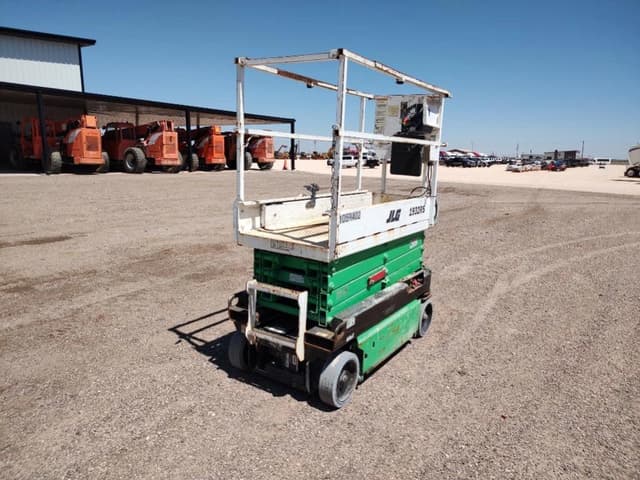 Image of JLG 1932R equipment image 4