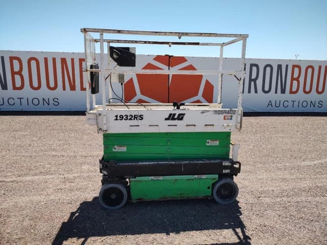 Image of JLG 1932R equipment image 1