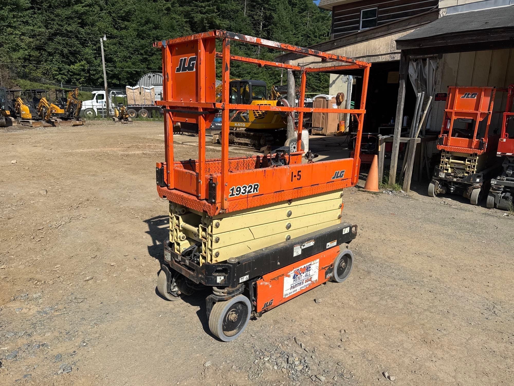 2017 JLG 1932R  Equipment Image0