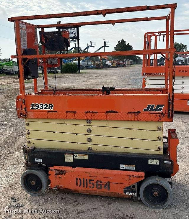 Image of JLG 1932R  equipment image 3