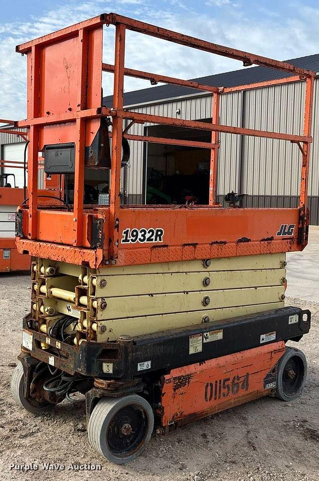 Image of JLG 1932R  equipment image 4