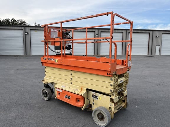 2017 JLG 3246ES Equipment Image0