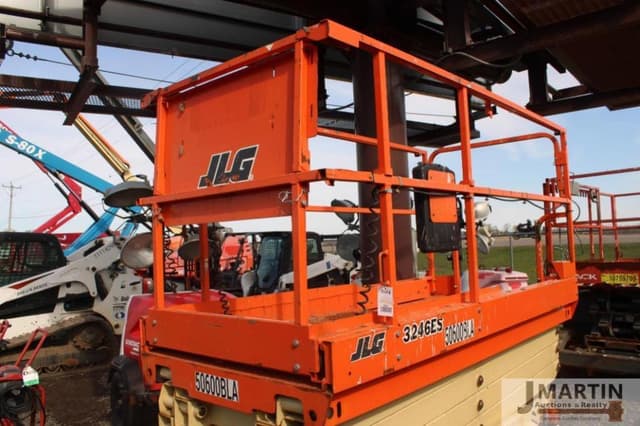 Image of JLG 3246ES equipment image 2