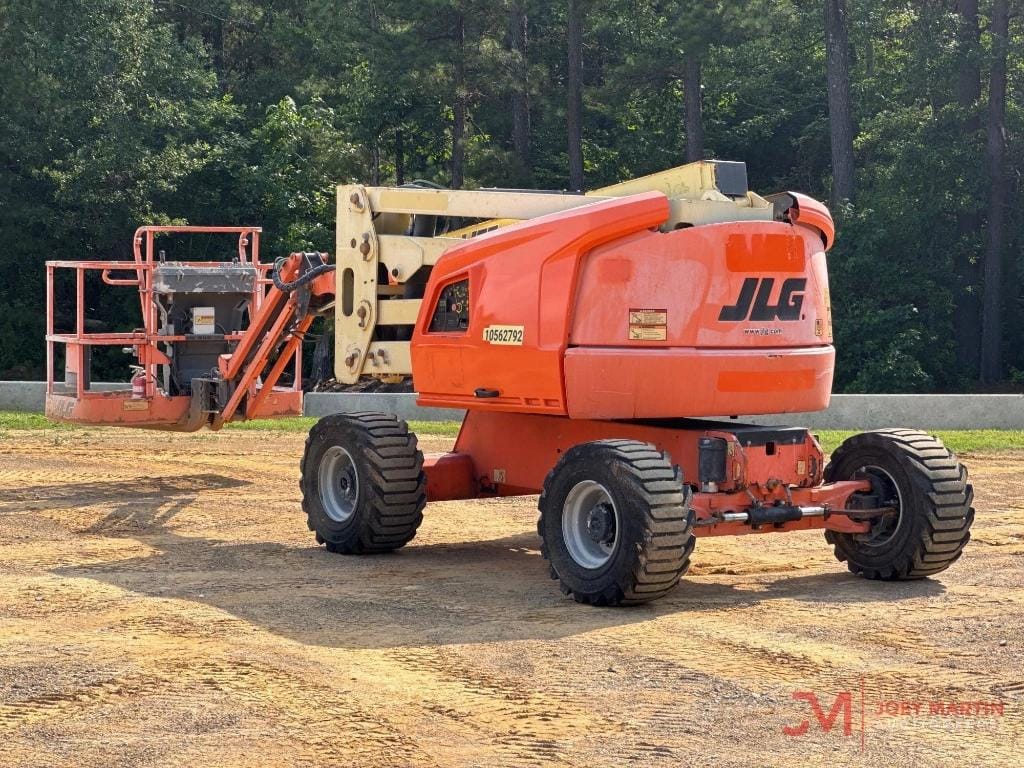 2017 JLG 450AJ Equipment Image0