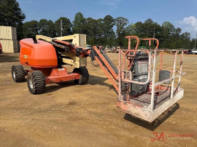 Image of JLG 450AJ equipment image 2
