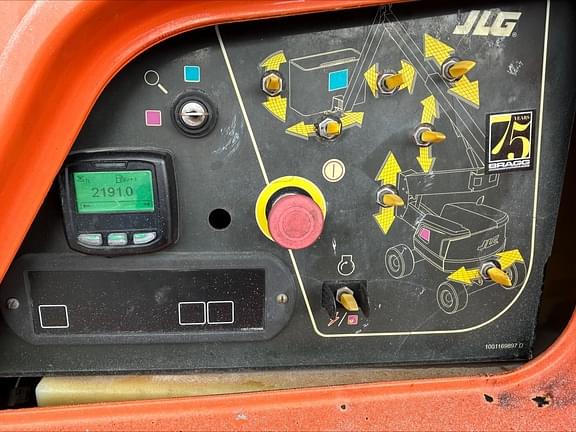 Image of JLG 450AJ equipment image 4