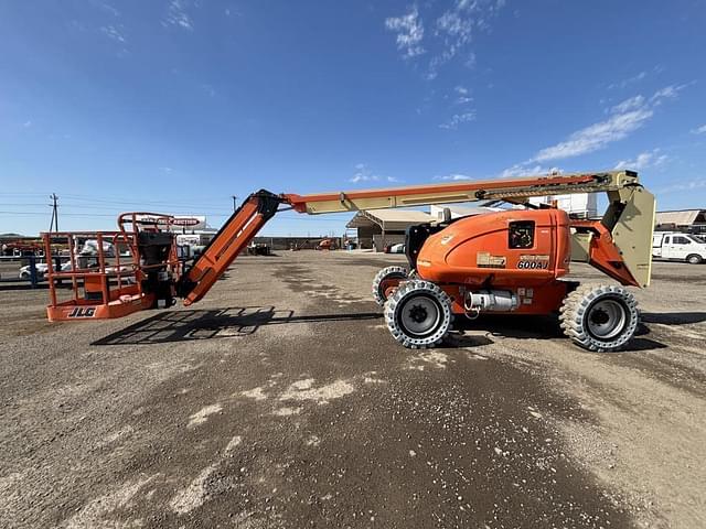 Image of JLG 600AJN equipment image 4