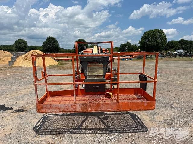 Image of JLG 600S equipment image 2