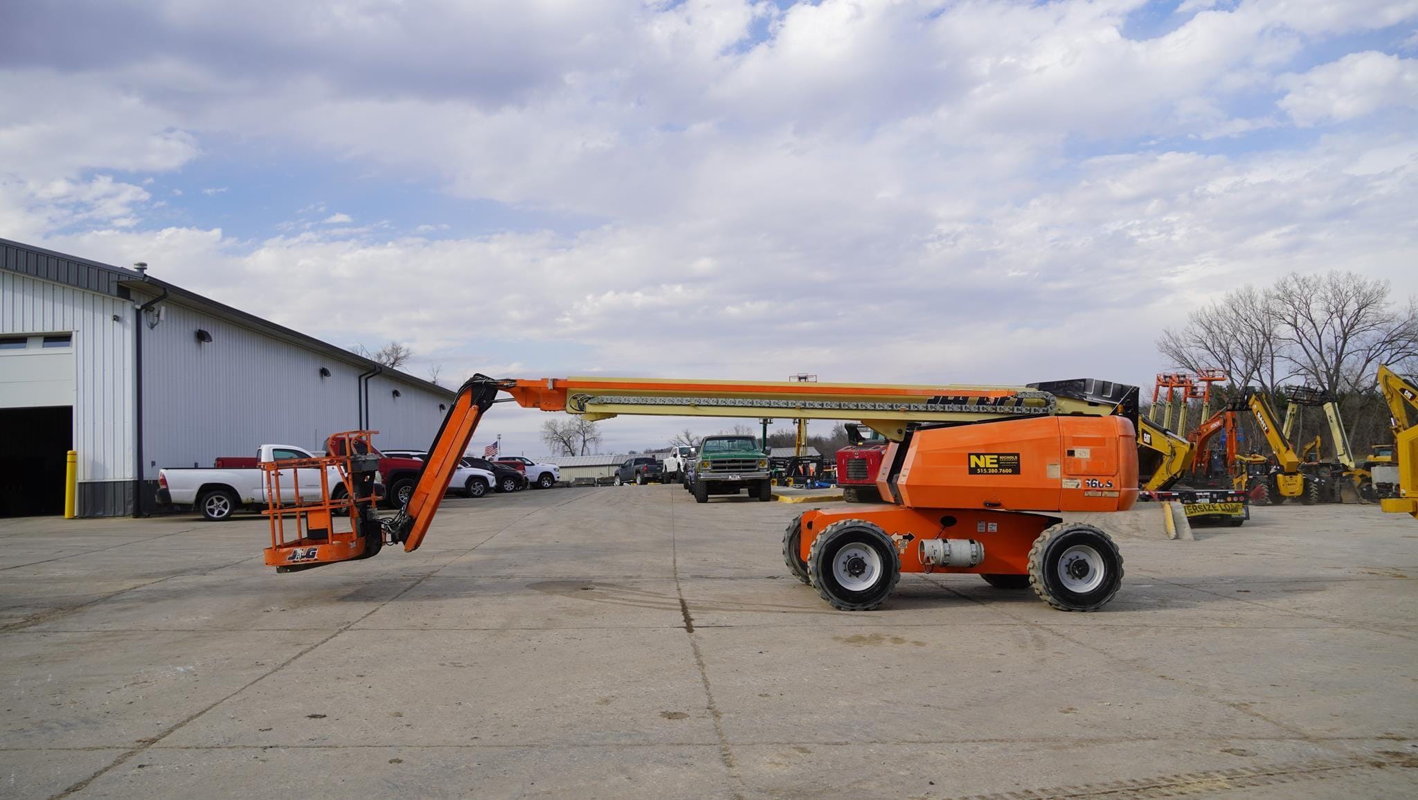 2017 JLG 660SJ Equipment Image0